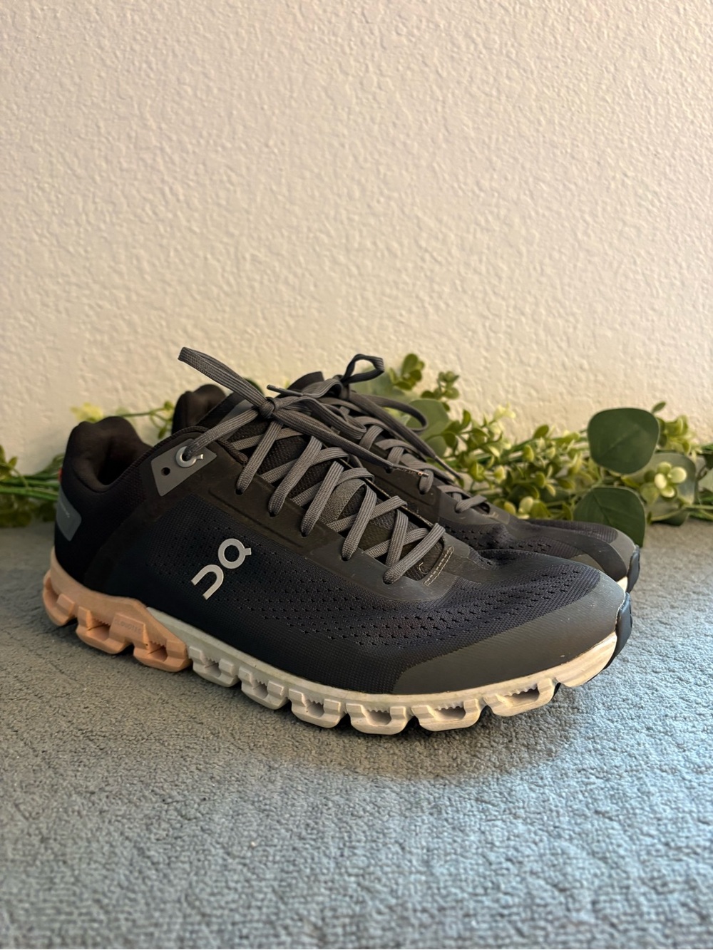 On Running Cloudflow 3 Running Shoes Size 10 Women's